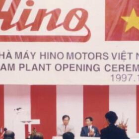 hino-chinh-hang