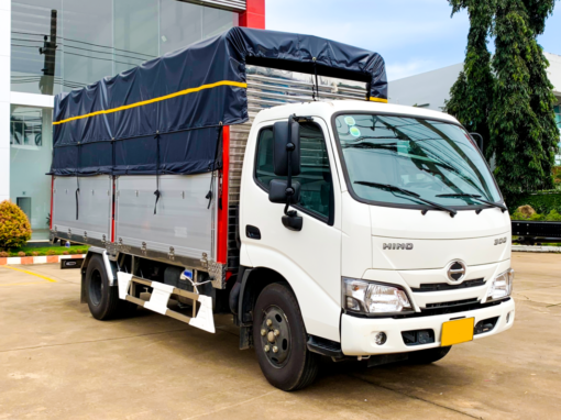 Xe Hino 3.5 tấn XZU650L thùng mui bạt 4.6M