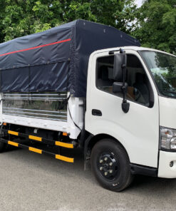Xe Hino 1.9 tấn XZU650 thùng mui bạt 4.55M