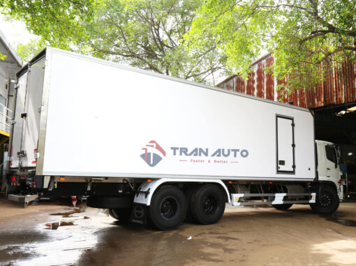 GIÁ XE TẢI HINO 15 TẤN FL8JT7A-J THÙNG ĐÔNG LẠNH 7.7M