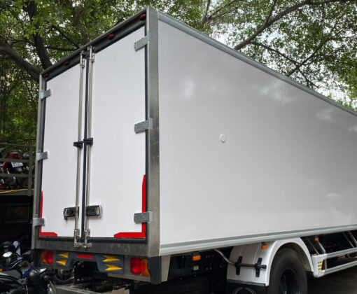 GIÁ XE TẢI HINO 15 TẤN FL8JT7A-J THÙNG ĐÔNG LẠNH 7.7M