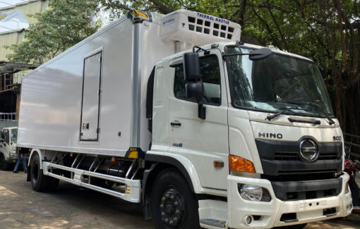 GIÁ XE TẢI HINO 15 TẤN FL8JT7A-J THÙNG ĐÔNG LẠNH 7.7M