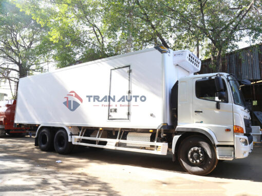 GIÁ XE TẢI HINO 15 TẤN FL8JT7A-J THÙNG ĐÔNG LẠNH 7.7M