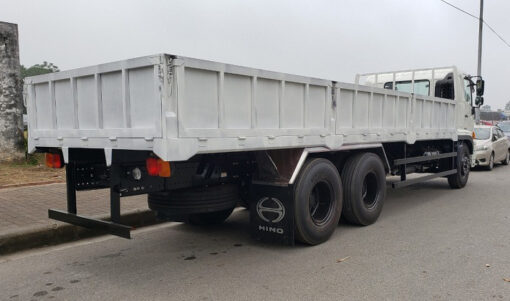 GIÁ XE TẢI HINO 15 TẤN FL8JT7A-K THÙNG LỬNG 765M