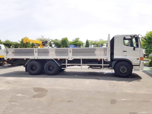 GIÁ XE TẢI HINO 15 TẤN FL8JT7A-K THÙNG LỬNG 765M