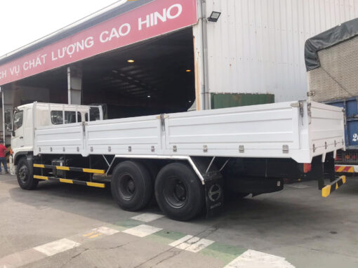 GIÁ XE TẢI HINO 15 TẤN FL8JT7A-K THÙNG LỬNG 765M