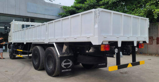 GIÁ XE TẢI HINO 15 TẤN FL8JT7A-K THÙNG LỬNG 765M