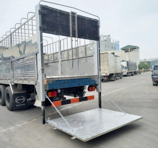 XE HINO 15 TẤN FL8JT7A-J THÙNG BẠT BỬNG NÂNG 7.75M