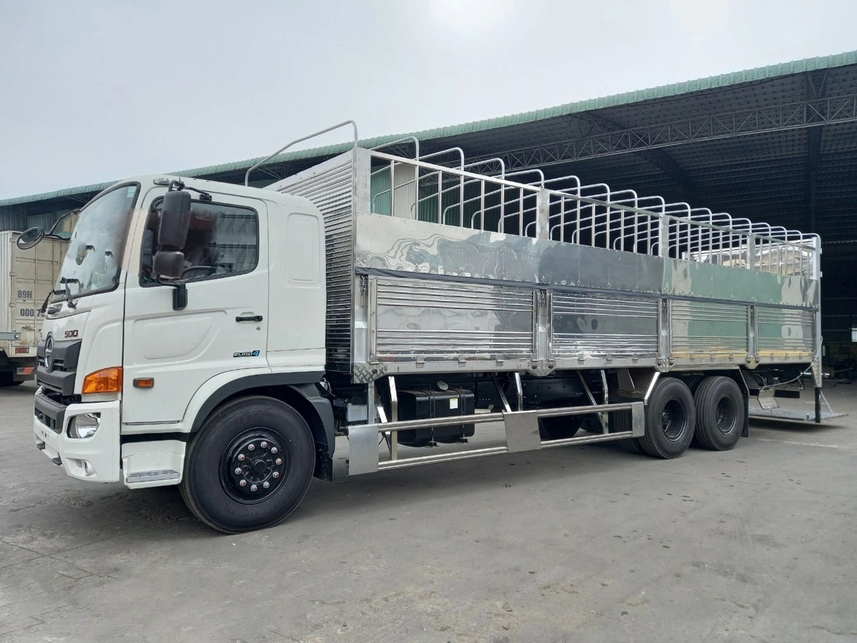 XE TẢI HINO 15 TẤN FL8JW7A THÙNG BẠT BỬNG NÂNG 9.4M