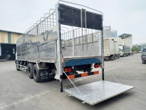 XE TẢI HINO 15 TẤN FL8JW7A THÙNG BẠT BỬNG NÂNG 9.4M