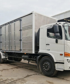 XE TẢI HINO 15 TẤN FL8JW7A THÙNG KÍN BỬNG NÂNG 9.2M