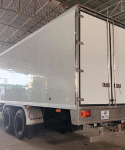 XE HINO 15 TẤN FL8JW7A-M THÙNG KÍN COMPOSITE 9.2M