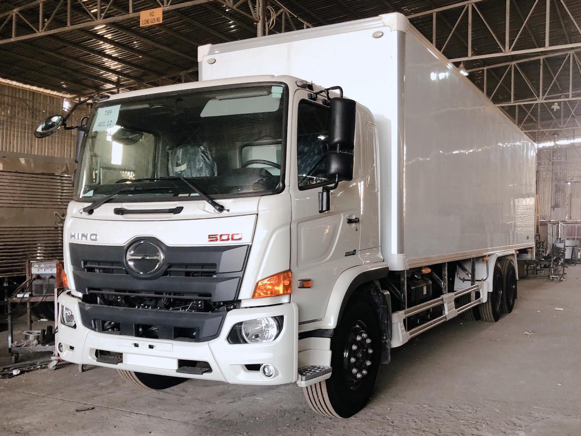 XE HINO 15 TẤN FL8JW7A-M THÙNG KÍN COMPOSITE 9.2M