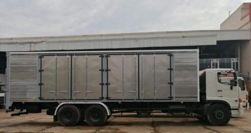 GIÁ XE HINO 15 TẤN FL8JW7A-M THÙNG KÍN INOX 9.4M