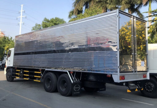 GIÁ XE HINO 15 TẤN FL8JW7A-M THÙNG KÍN INOX 9.4M