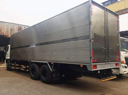 GIÁ XE HINO 15 TẤN FL8JW7A-M THÙNG KÍN INOX 9.4M