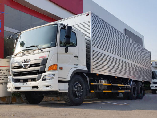 GIÁ XE HINO 15 TẤN FL8JW7A-M THÙNG KÍN INOX 9.4M
