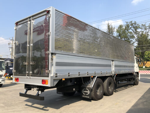 GIÁ XE HINO 15 TẤN FL8JW7A-M THÙNG KÍN INOX 9.4M