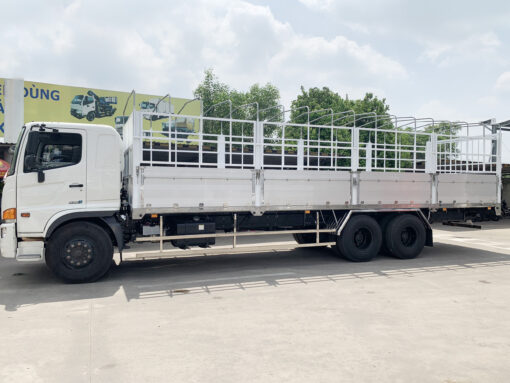 GIÁ XE TẢI HINO 15 TẤN FM8JW7A-U THÙNG MUI BẠT 9.45M