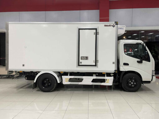 GIÁ XE HINO 1T9 XZU650L THÙNG ĐÔNG LẠNH 4.45M