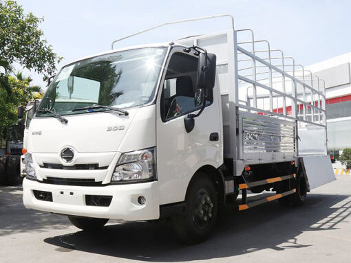 Xe Hino 2.5 tấn XZU710L thùng mui bạt 4.6M