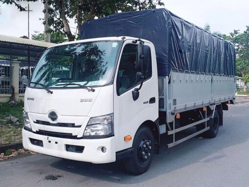 Xe Hino 2.5 tấn XZU710L thùng mui bạt 4.6M
