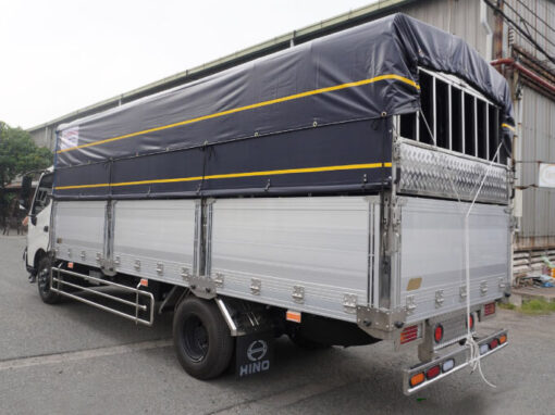 Xe Hino 3.5 tấn XZU650L thùng mui bạt 4.6M