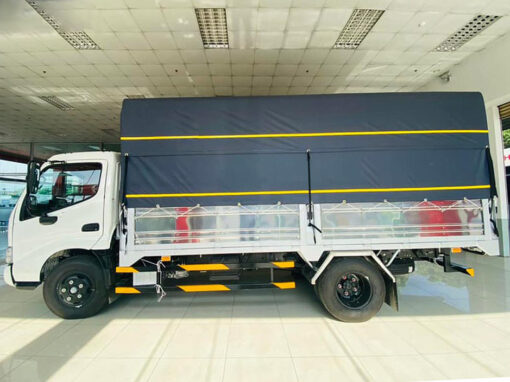 Xe Hino 3.5 tấn XZU650L thùng mui bạt 4.6M