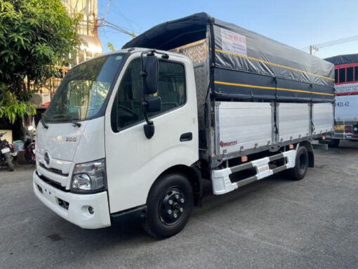 Xe Hino 3.5 tấn XZU650L thùng mui bạt 4.6M