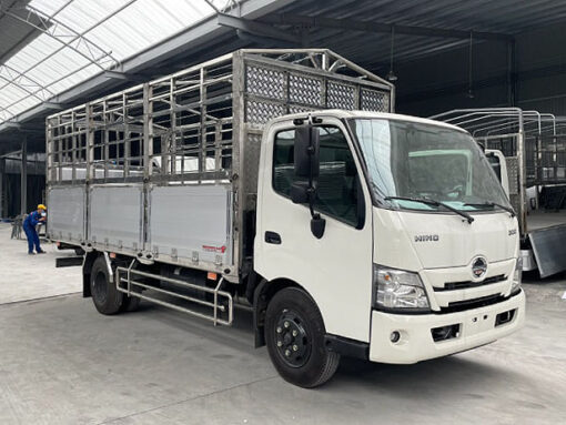 Xe Hino 3.5 tấn XZU650L thùng mui bạt 4.6M