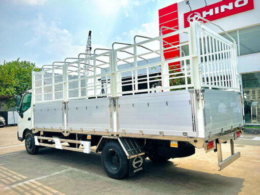 Xe Hino 3.5 tấn XZU650L thùng mui bạt 4.6M