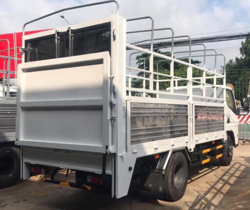 Xe Hino 3.5 tấn XZU720L thùng bạt bửng nâng 5.2M