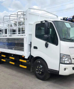 Xe Hino 3.5 tấn XZU720L thùng bạt bửng nâng 5.2M