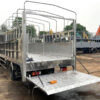 Xe Hino 3.5 tấn XZU720L thùng bạt bửng nâng 5.2M