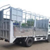 Xe Hino 3.5 tấn XZU720L thùng bạt bửng nâng 5.2M