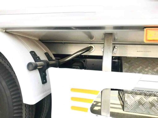 Xe Hino 3.5 tấn XZU720L thùng đông lạnh 5.1M