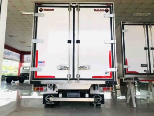 Xe Hino 3.5 tấn XZU720L thùng đông lạnh 5.1M