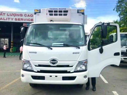 Xe Hino 3.5 tấn XZU720L thùng đông lạnh 5.1M