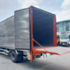 Xe Hino 3.5 tấn XZU720L thùng kín bửng nâng 5.2M
