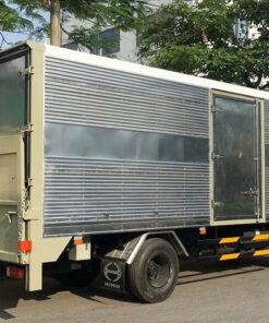 Xe Hino 3.5 tấn XZU720L thùng kín bửng nâng 5.2M