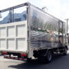 Xe Hino 3.5 tấn XZU720L thùng kín bửng nâng 5.2M