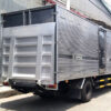 Xe Hino 3.5 tấn XZU720L thùng kín bửng nâng 5.2M