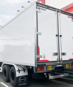 Xe Hino 15 tấn FL8JT7A-J thùng đông lạnh 7.7M