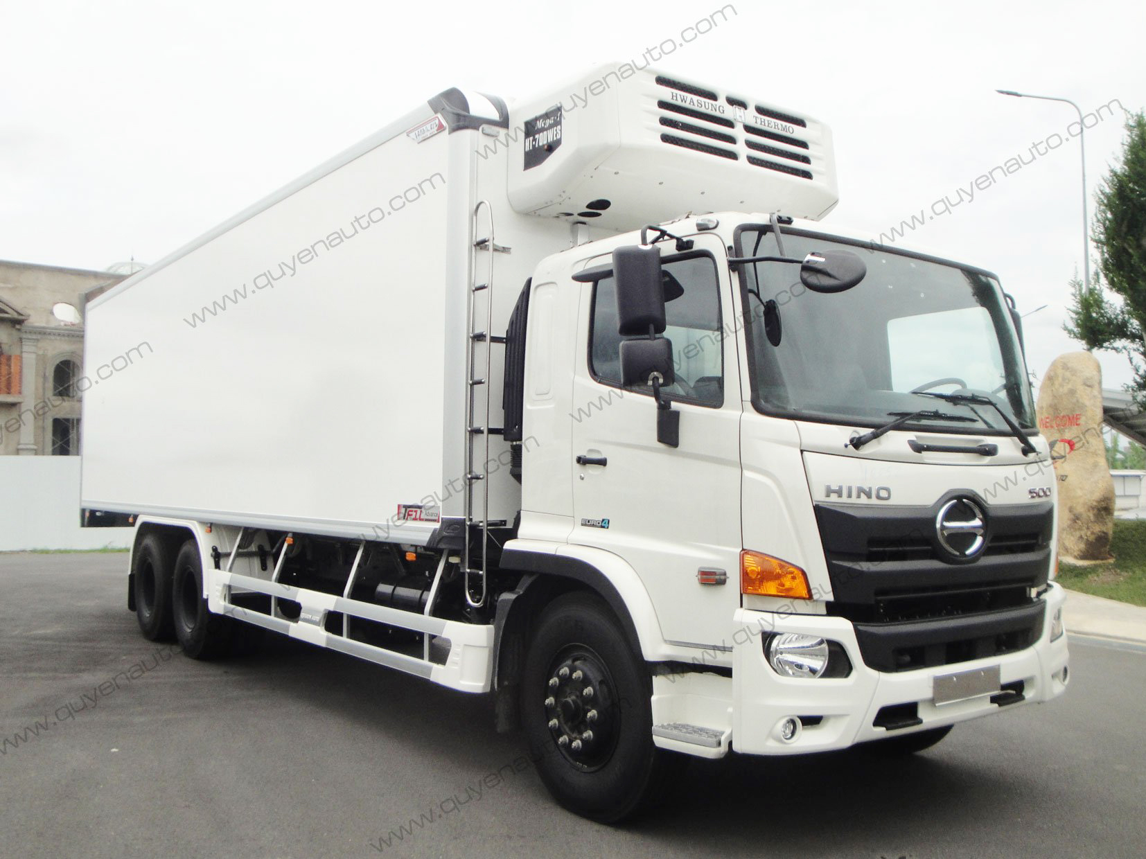 GIÁ XE TẢI HINO 3 CHÂN FL8JT7A-J THÙNG ĐÔNG LẠNH 7.55M