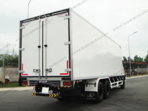 GIÁ XE HINO 3 CHÂN FL8JW7A-M THÙNG ĐÔNG LẠNH 9.1M
