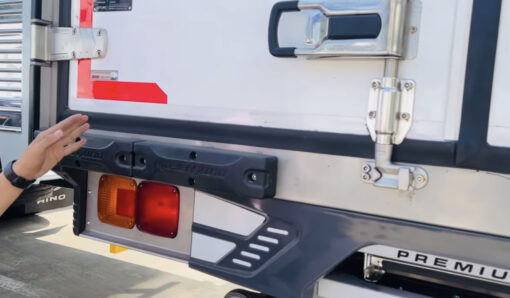 GIÁ XE HINO 3 CHÂN FL8JW7A-M THÙNG ĐÔNG LẠNH 9.1M