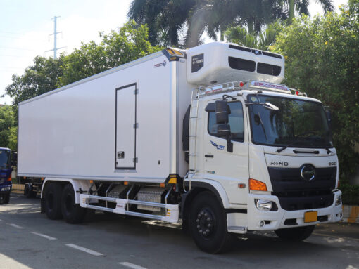 GIÁ XE HINO 3 CHÂN FL8JW7A-M THÙNG ĐÔNG LẠNH 9.25M