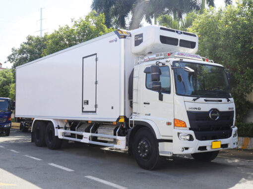 GIÁ XE HINO 3 CHÂN FL8JW7A-M THÙNG ĐÔNG LẠNH 9.25M
