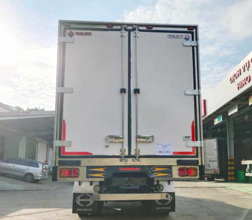 GIÁ XE HINO 3 CHÂN FL8JW7A-M THÙNG ĐÔNG LẠNH 9.25M