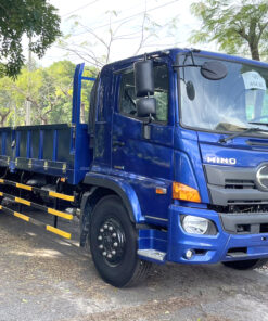 GIÁ XE HINO 3 CHÂN FL8JW7A-M THÙNG LỬNG 9.45M